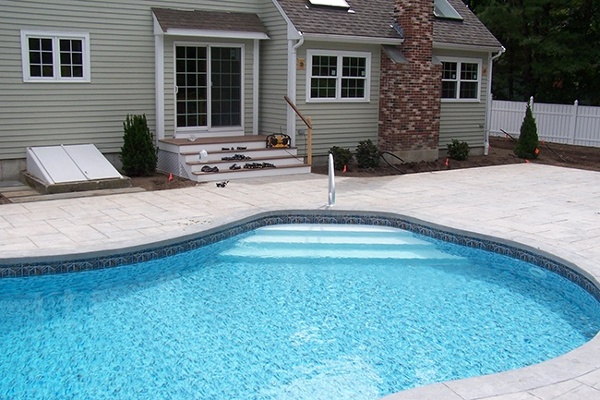 7_Poolside_Paradise
