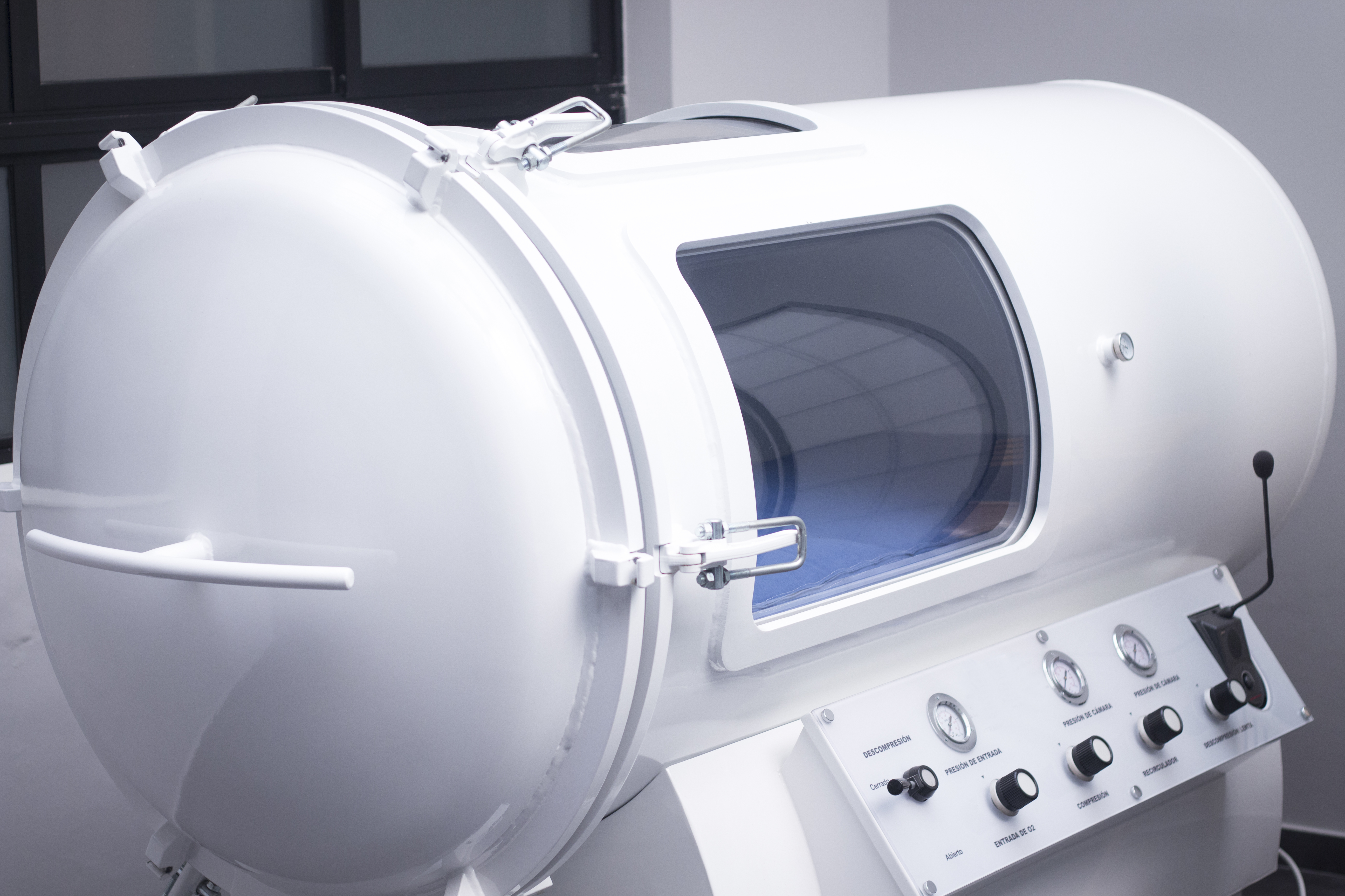 hhyperbaric oxygen chamber