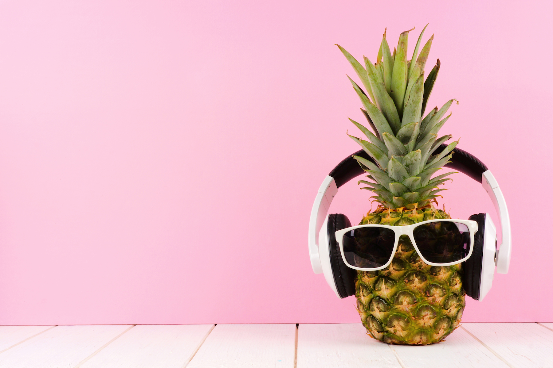 blogi_Mita_tekisit_kesalomalla_Parhaat_TV_sarjat_leffat_kirjat_podcastit_ja_videopelit_teknologian_ystaville