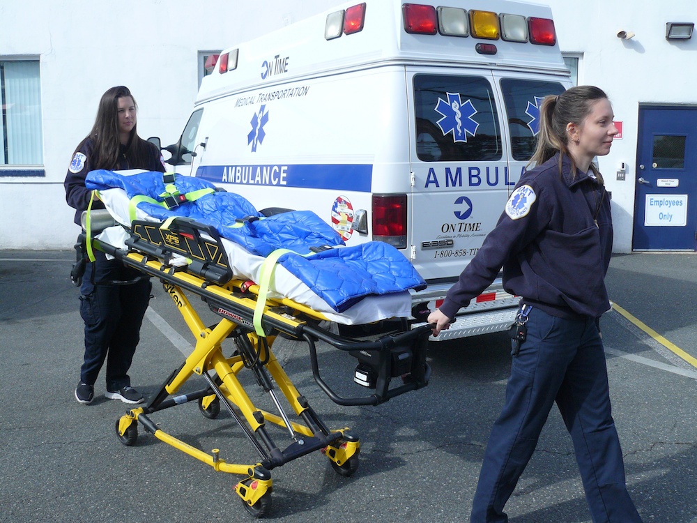 EMT Jobs NJ | 7 Perks Working for On Time