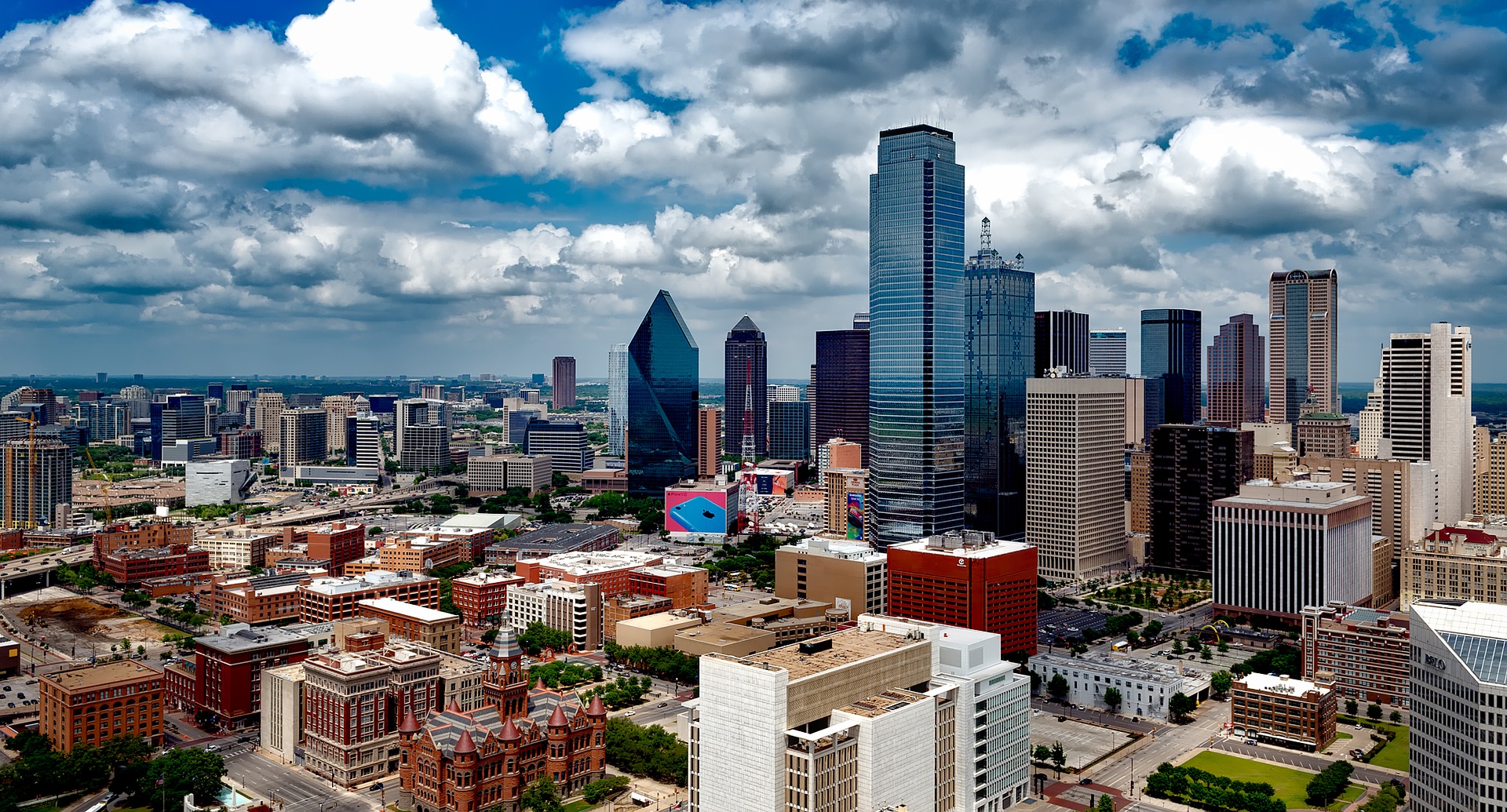 dallas-1740681_1920.jpg