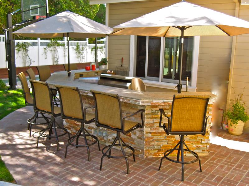 Keeping Cool: How to Provide Shade for Your Outdoor Kitchen