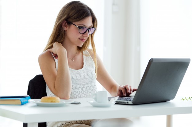 https://cdn2.hubspot.net/hubfs/182473/pretty-young-woman-using-her-laptop-at-home_1301-6158.jpg