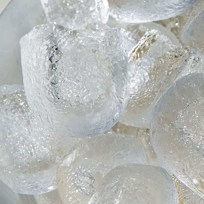 Chewing Ice Puts Teeth at Risk