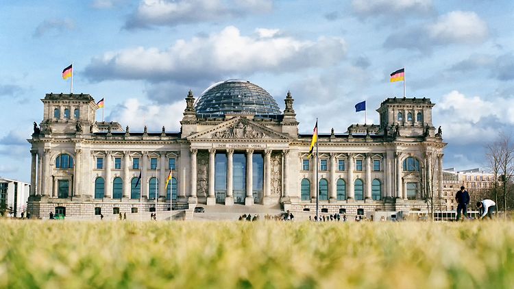 33 тыс. компьютеров в парламенте Германии все еще работают на Windows 7
