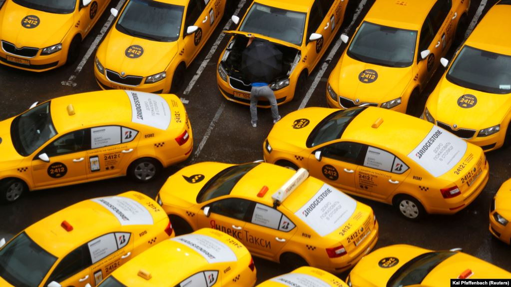 Gett пожаловался на «Яндекс.Такси» в ФАС