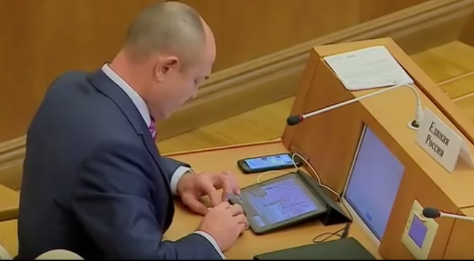 Минкомсвязи предлагает обеспечить российских чиновников смартфонами на базе ОС «Аврора»