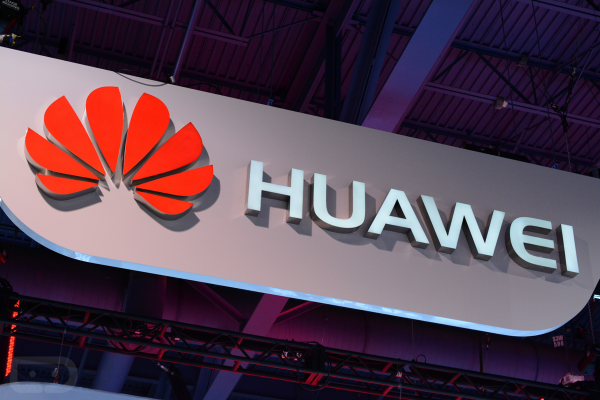 Польша изменит законодательство, чтобы запретить  использование продуктов Huawei