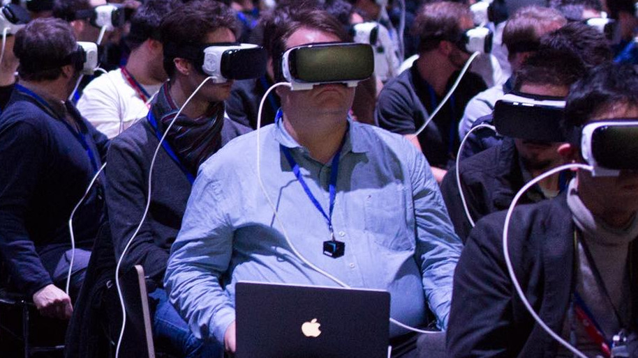 В 2018 году в России было продано  на 192% больше ПК с поддержкой виртуальной реальности