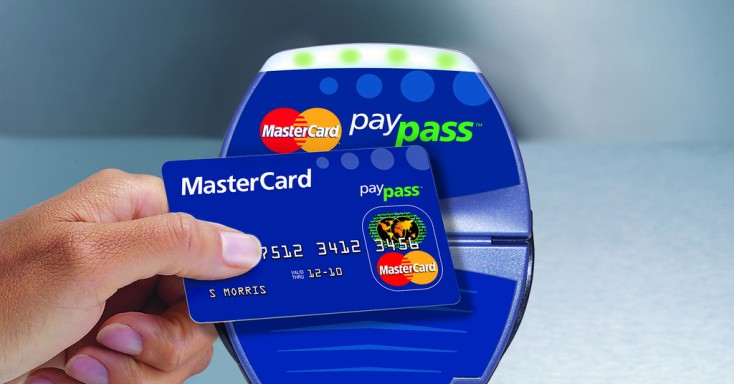 Visa и Mastercard обяжут российские банки перейти на бесконтактные технологии