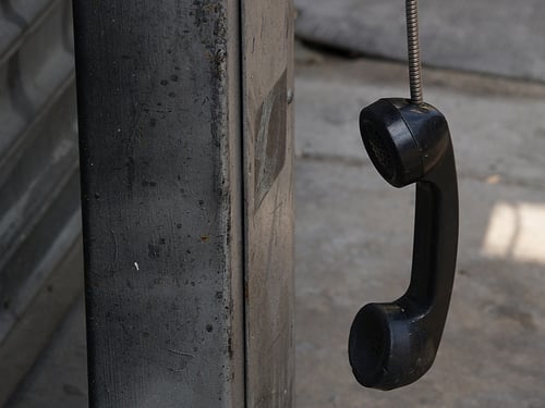 ФСБ сможет отключать связь со странами в рамках борьбы с телефонным терроризмом