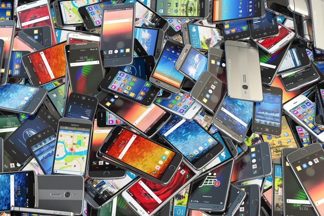 IDC: в 2019 году рост продаж смартфонов возобновится