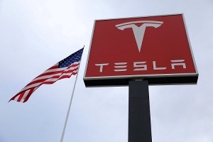 Tesla бьет рекорды по квартальным убыткам