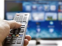 Власти пообещали раздать небогатым россиянам бесплатные цифровые ТВ-приставки