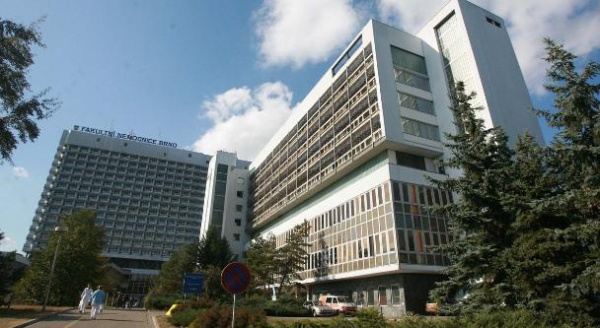 Больница отменила хирургические операции из-за кибератаки