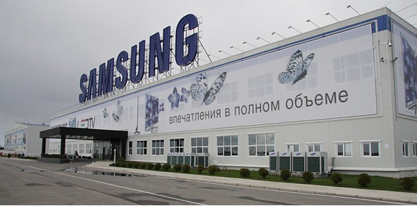 Продажи смартфонов сдержали падение прибыли Samsung