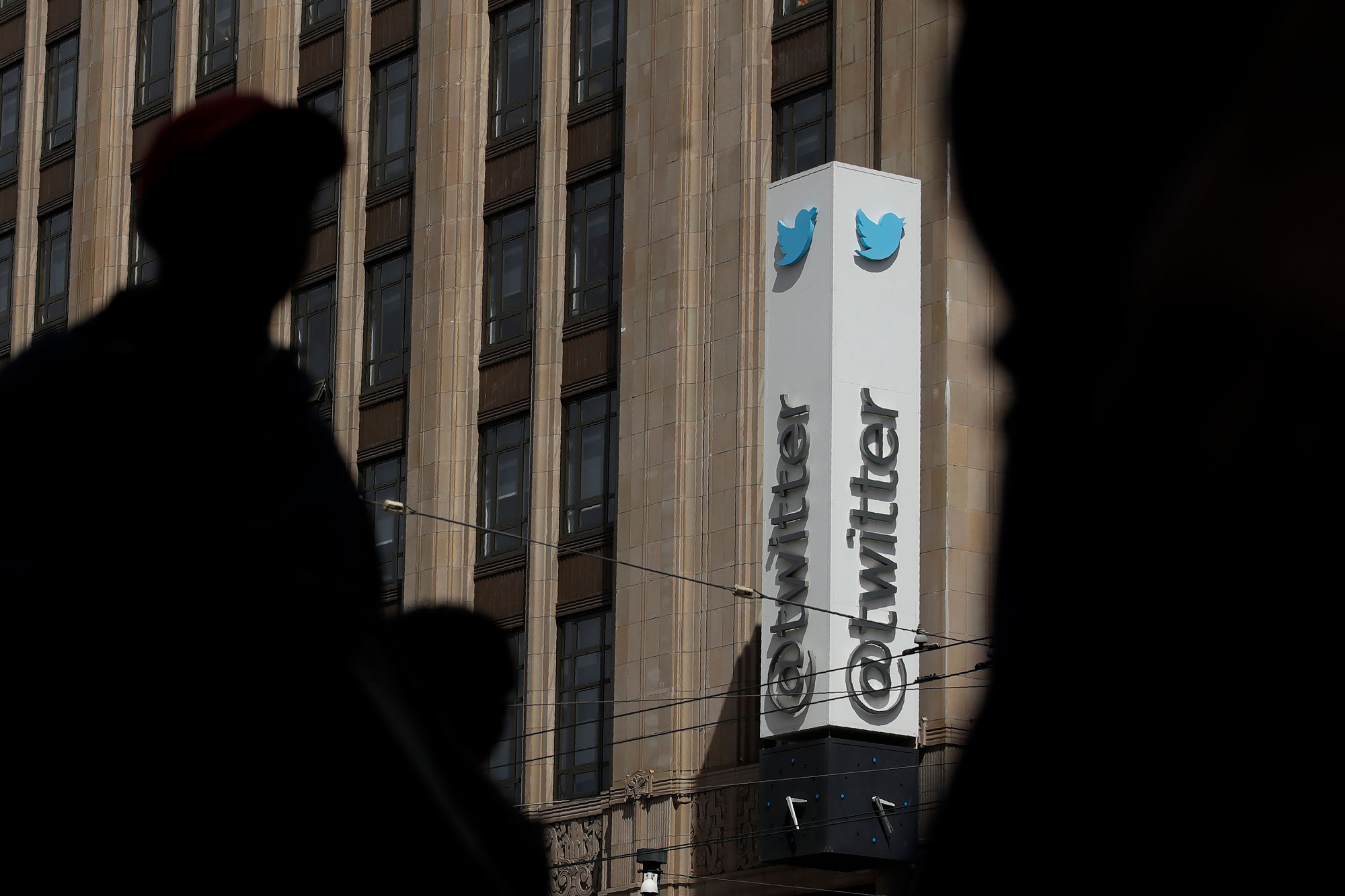 Компания Twitter будет передавать рекламодателям больше данных