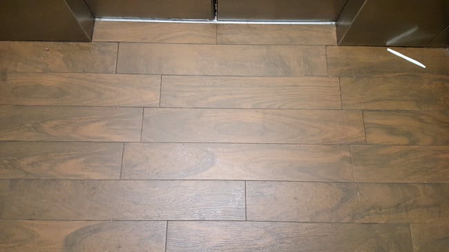 Grout Joint Offsets And Wood Plank Tile, What Color Grout To Use With Wood Look Tile
