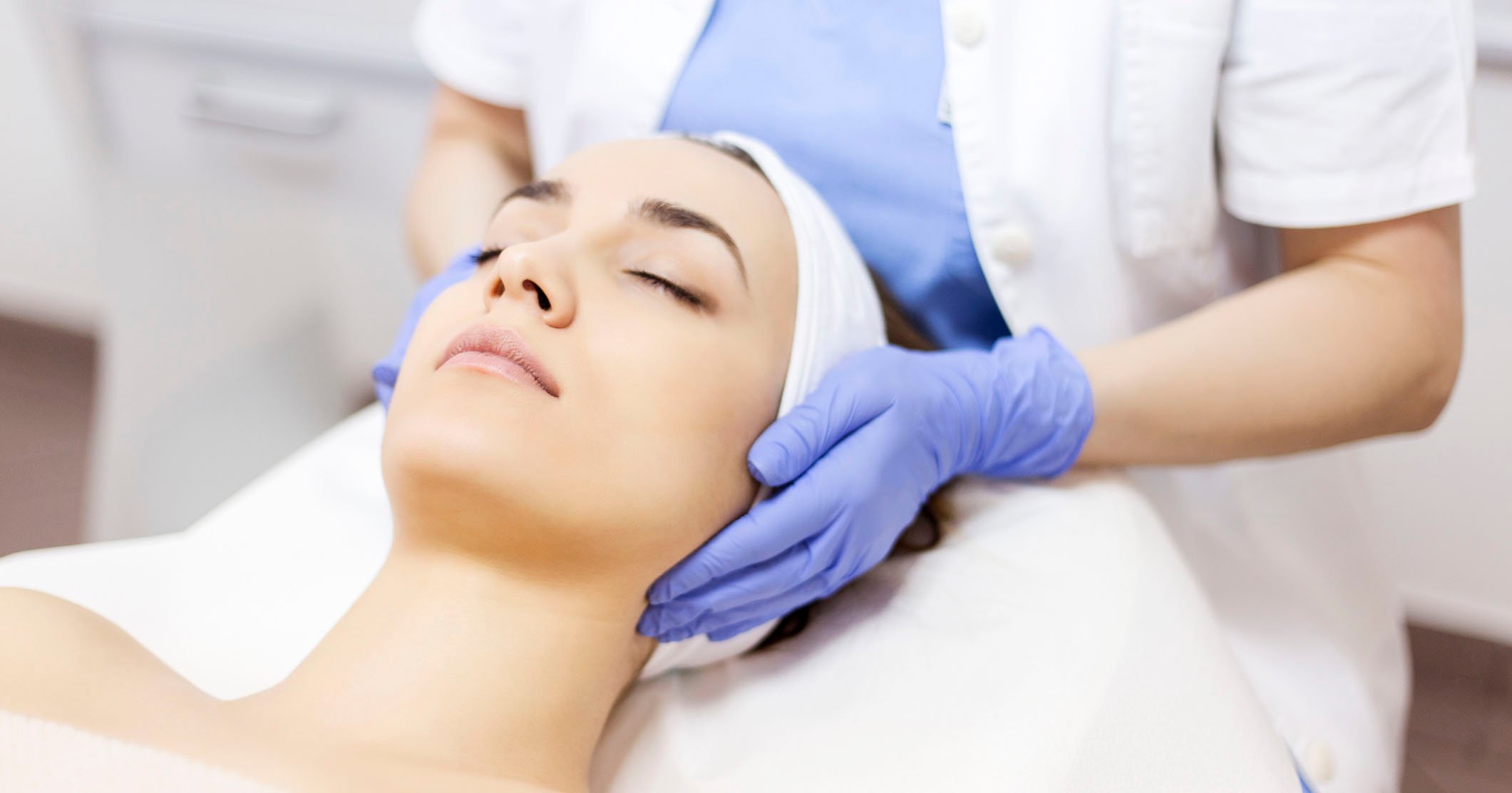 Difference Between An Aesthetician And Esthetician