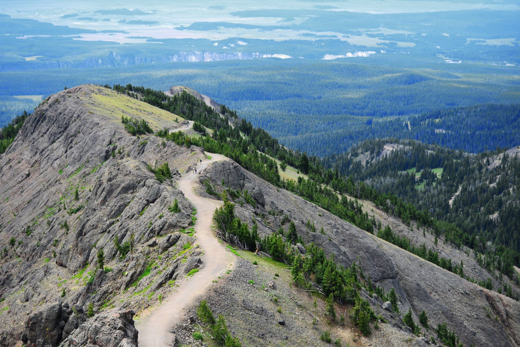 3 Scenic Hikes in Yellowstone National Park