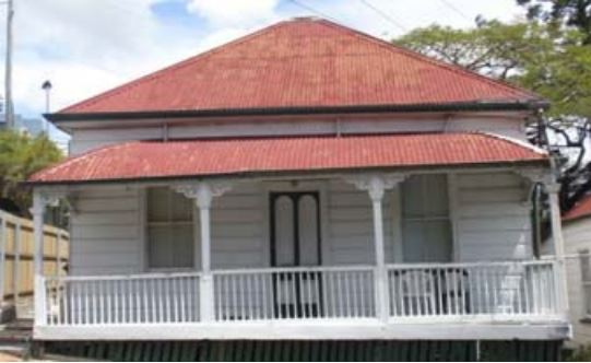 Short roof sheets on colonial cottage