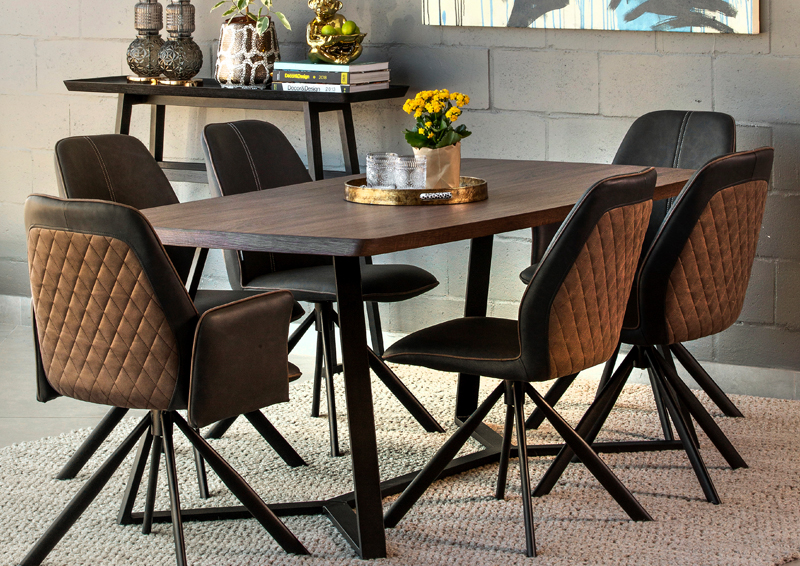Salisbury-dining-table-and-Newport-dining-chairs