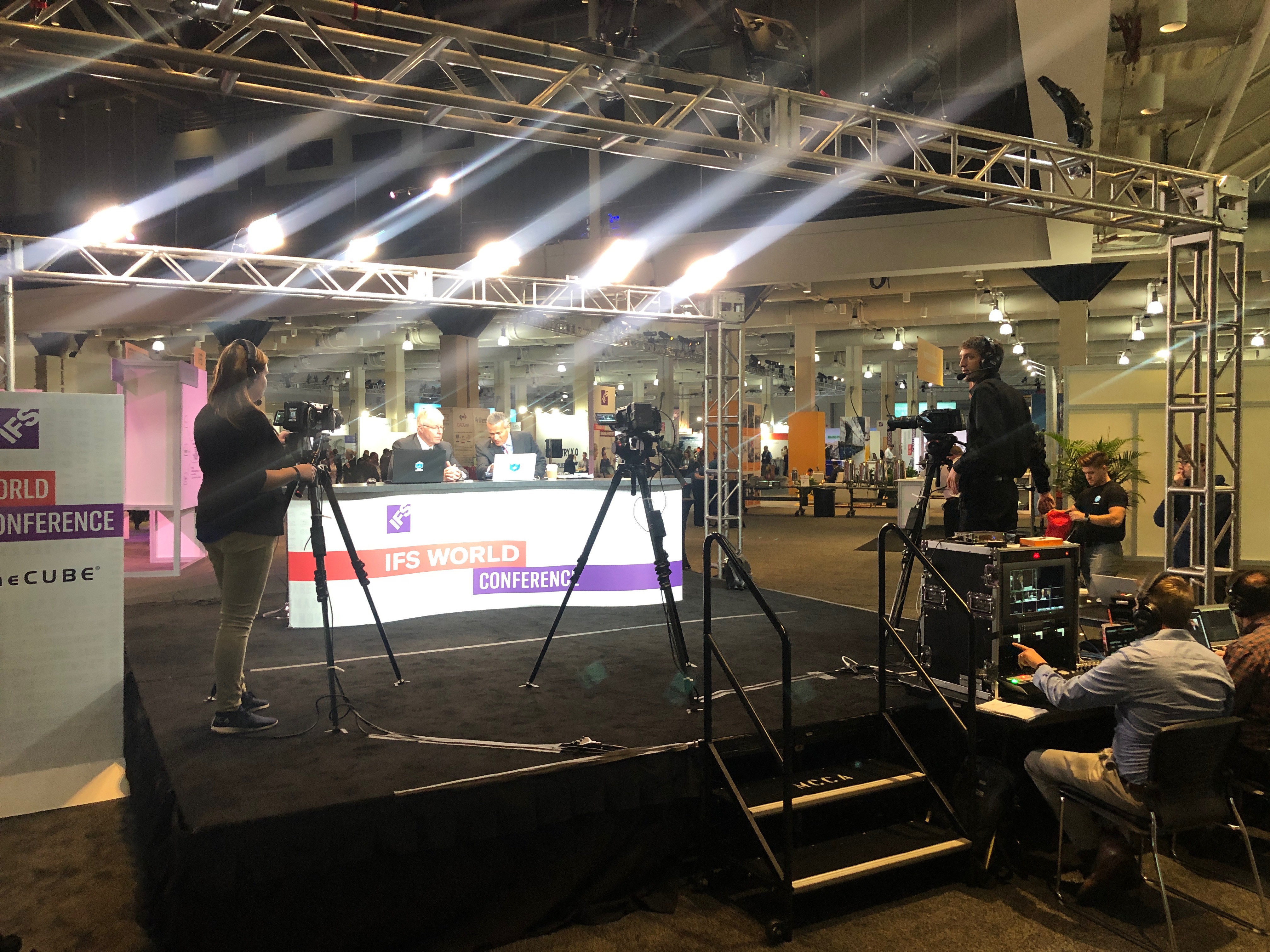 Behind the Scenes How a Live Video Streaming Event is Created DigiNovations