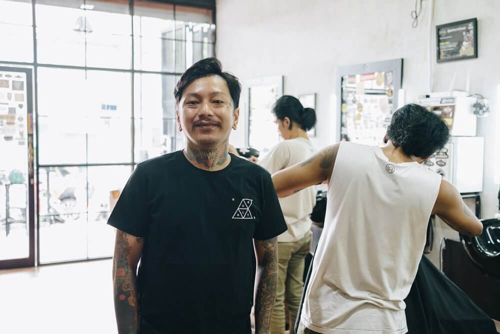 Doctor Barber Barbershop Gaul Langganan Pesepak Bola Makassar