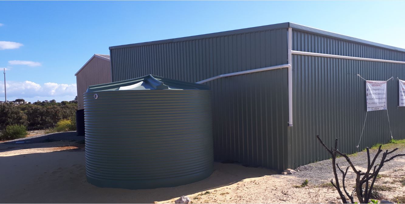 Installing many small water tanks vs one or a few large tanks