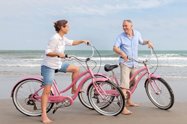 6 Reasons Why the Beach Is a Great Place for Seniors