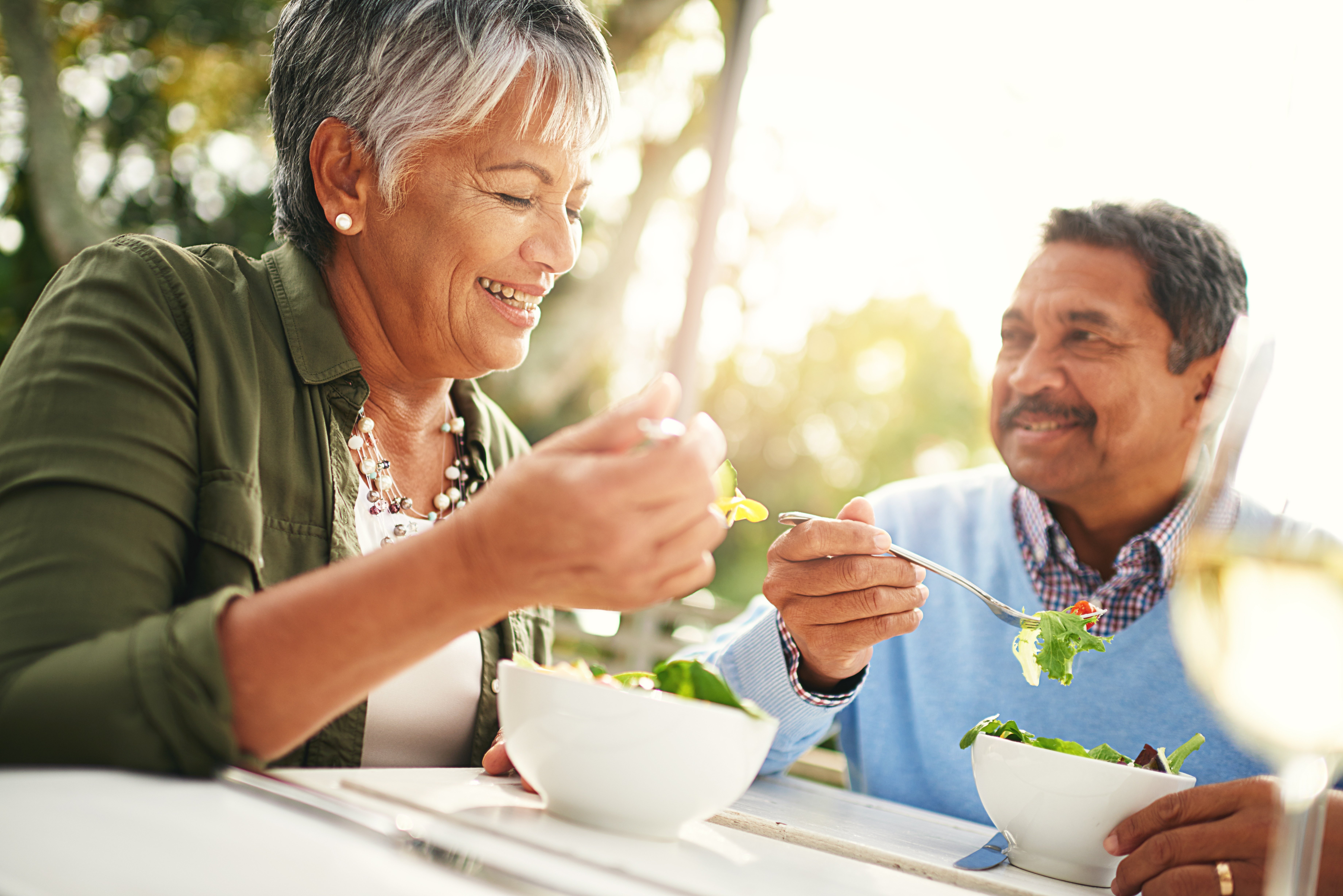 Older couple enjoying a healthy dinner