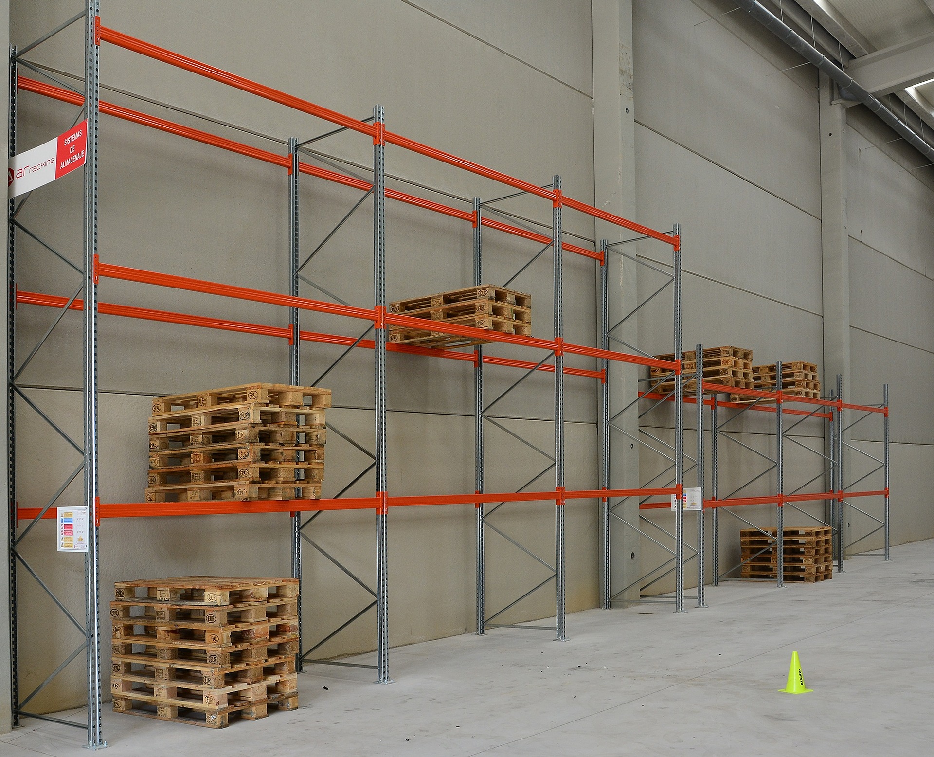 Warehouse Pallet Racking Layouts For Buildings With Wide Column Spacing