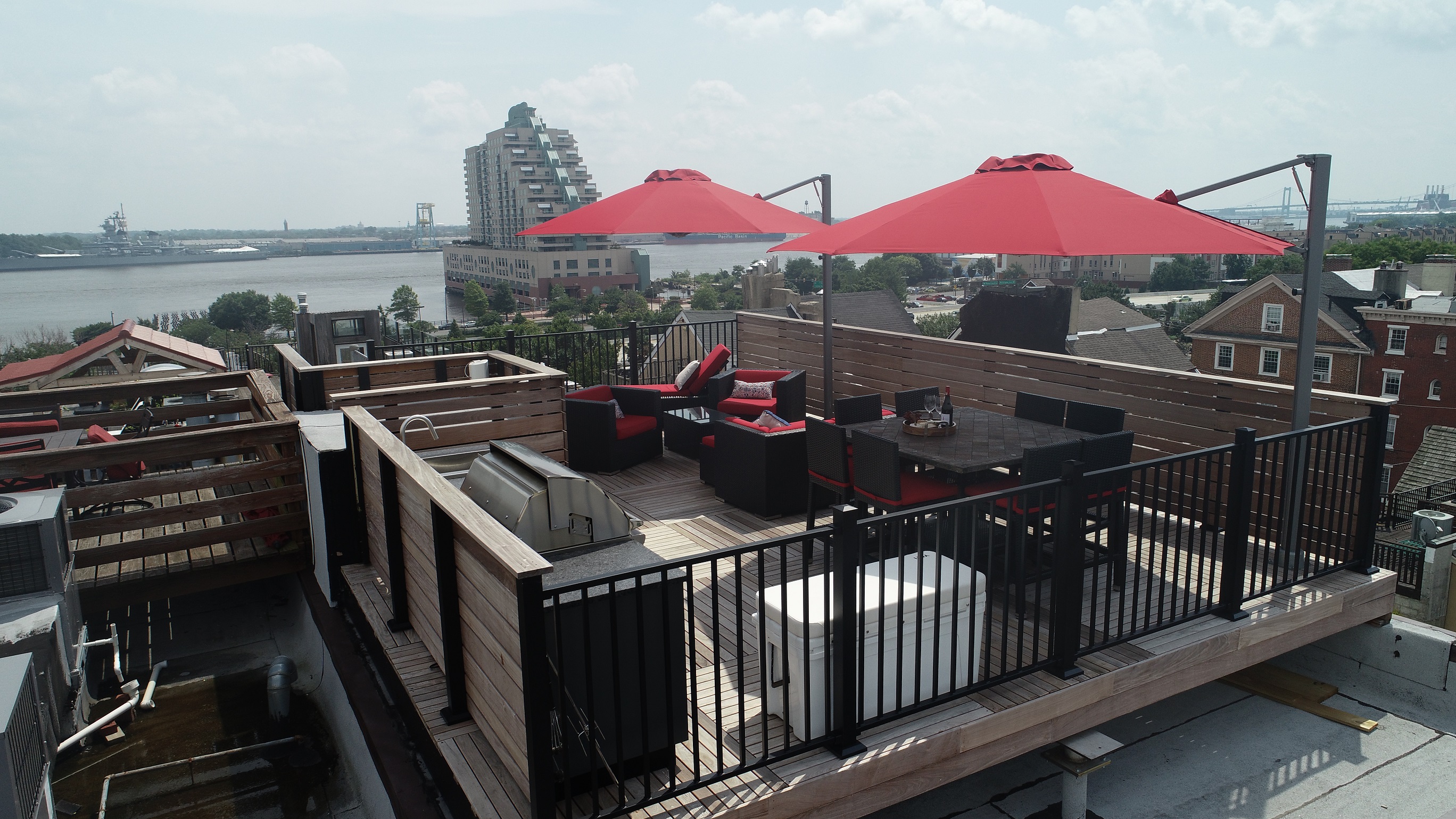 Rooftop SU7s