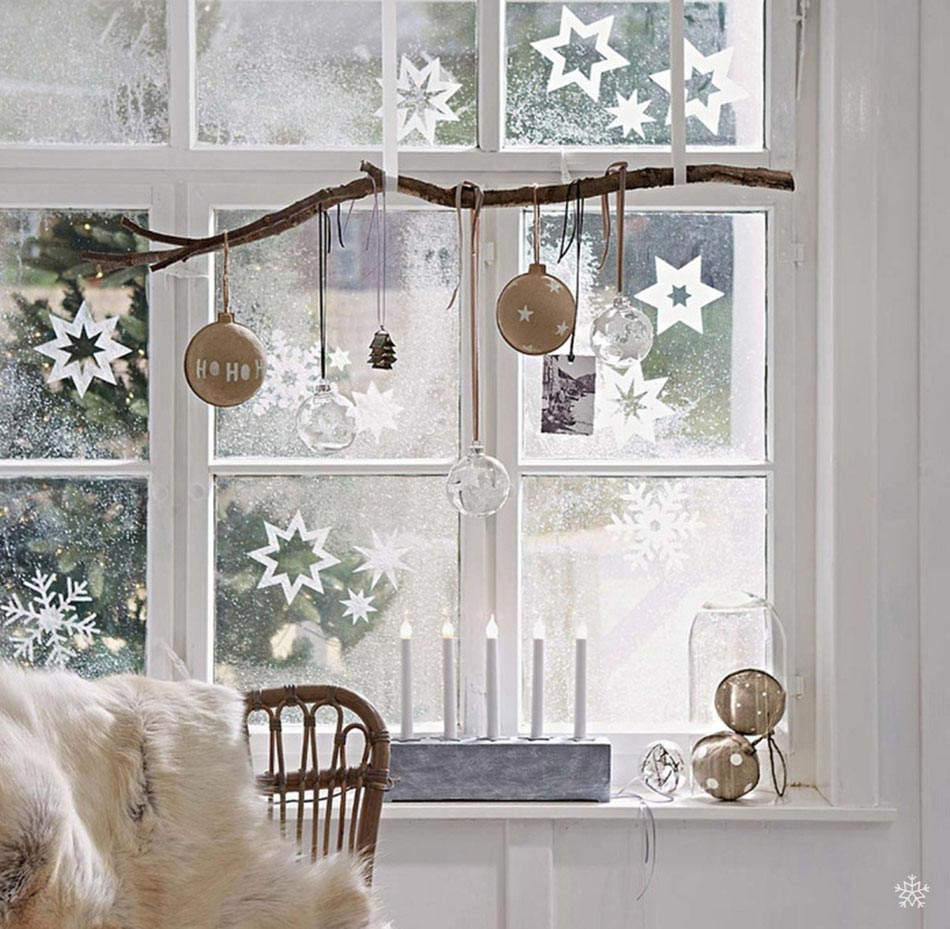 Comment décorer portes et fenêtres à Noël sans les abîmer ?