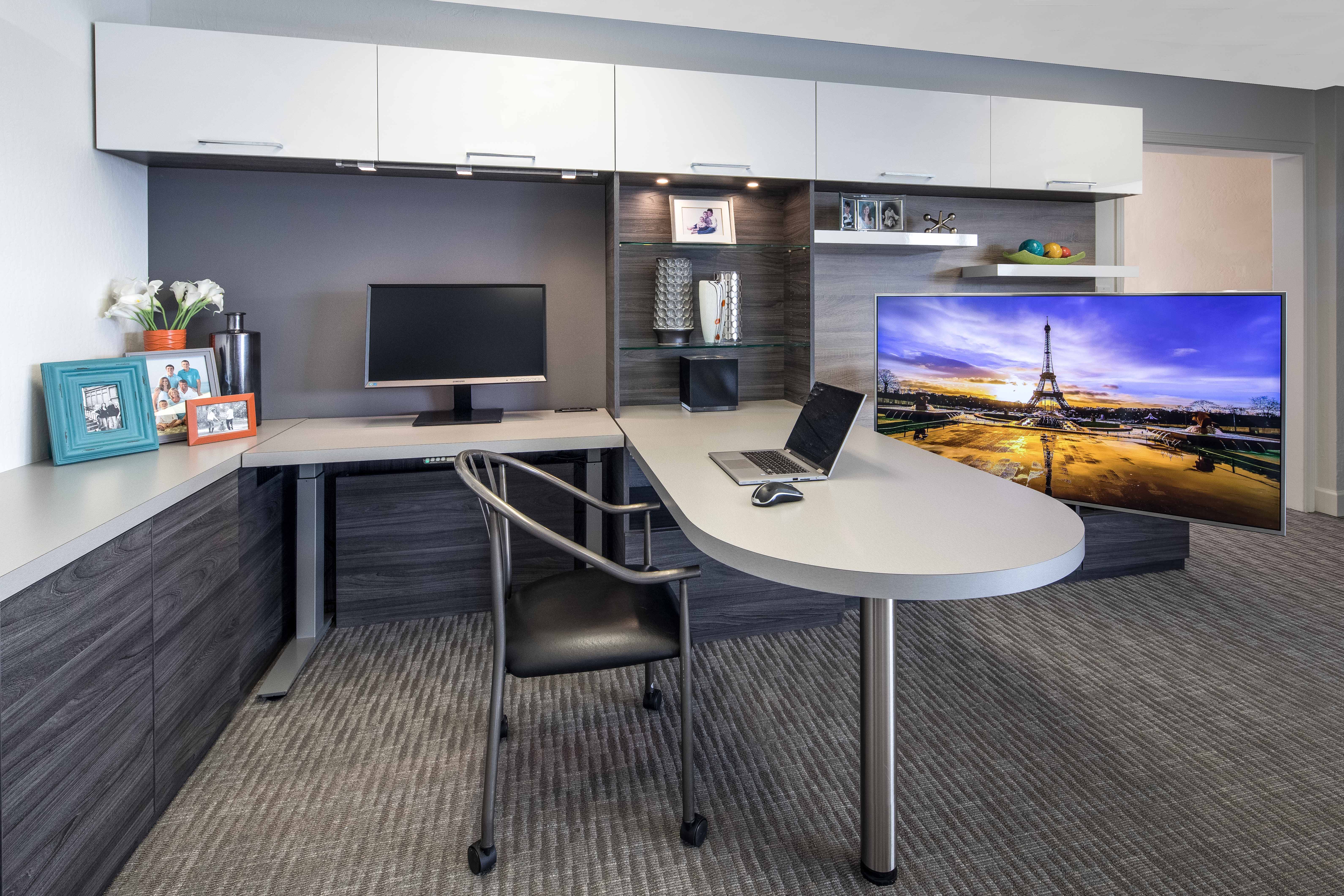 Apple-Inspired Home Office in Cupertino Combines Function and Elegance for  your own Personal Headquarters