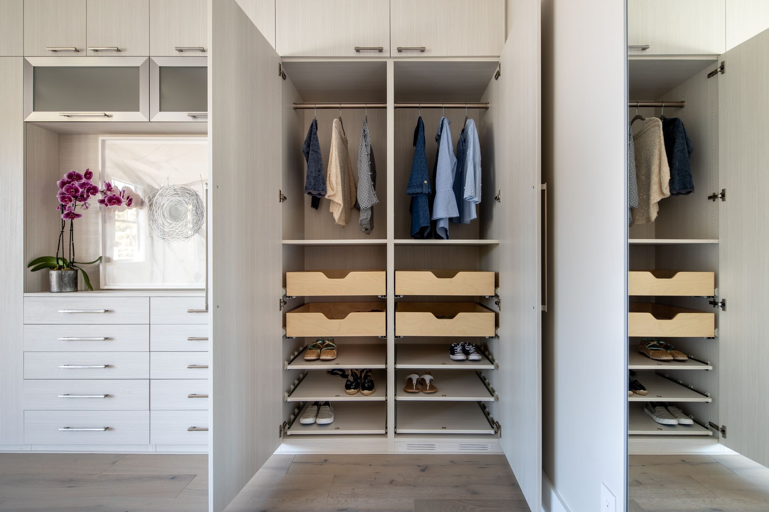Custom Closets & Cabinets for your Bedroom