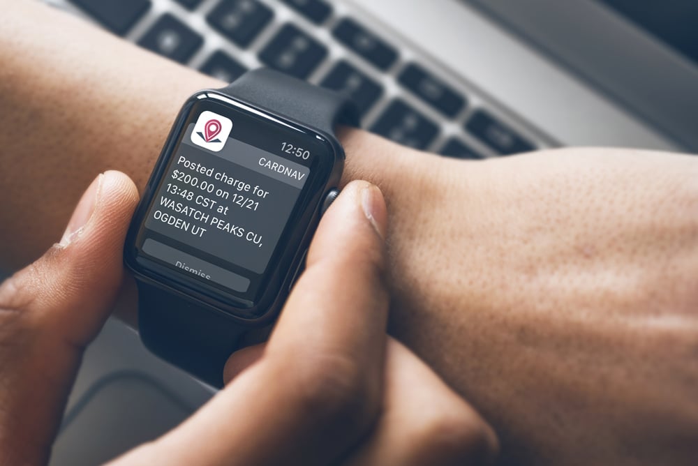 CardNav-Apple-Watch-left-1