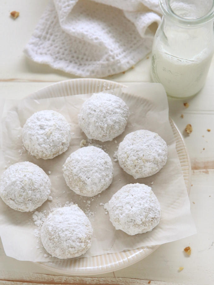 Center Stage: Walnut Snowball Cookies with Completely Delicious