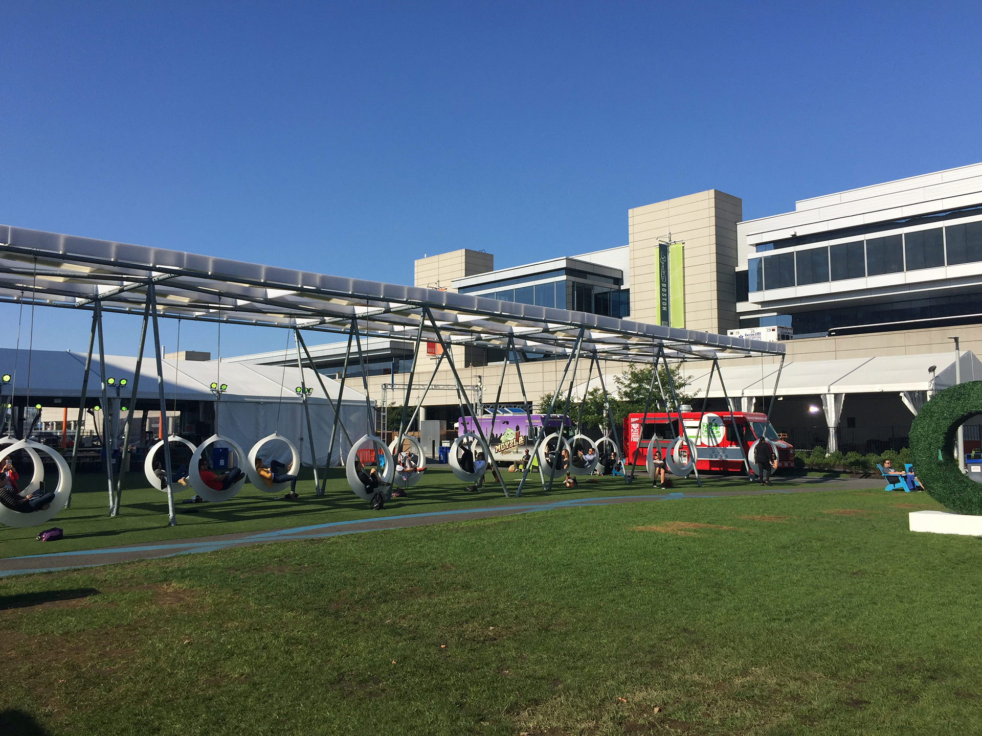 ランチトラックエリア ブランコ