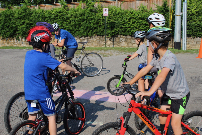 GS190727 - Waverly Belmont Bulldog Bike Safety Ready for Obstacle Course