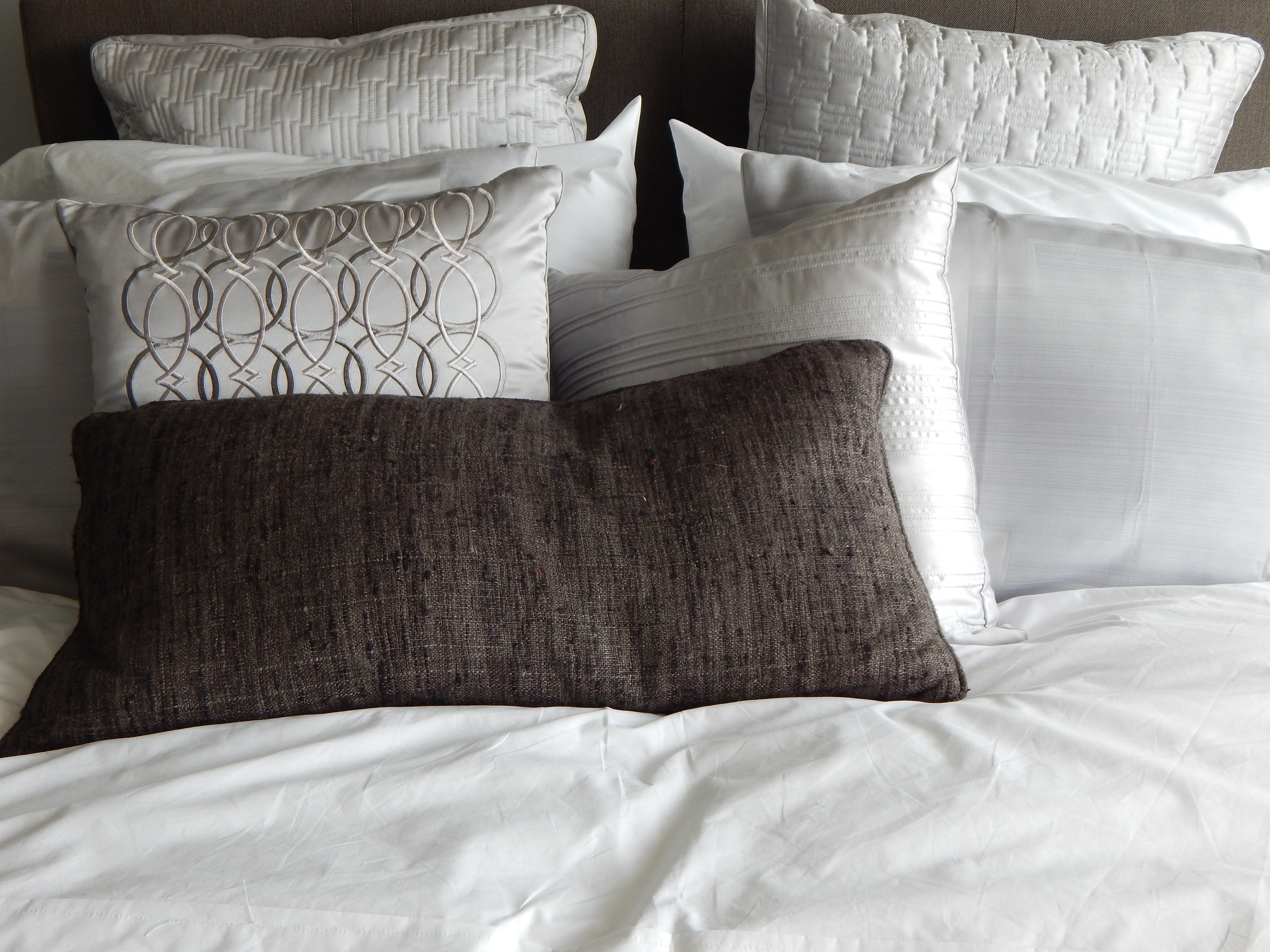 bed-bedding-comfort-272050