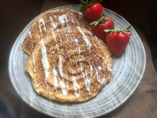 CINNAMON ROLL PANCAKES