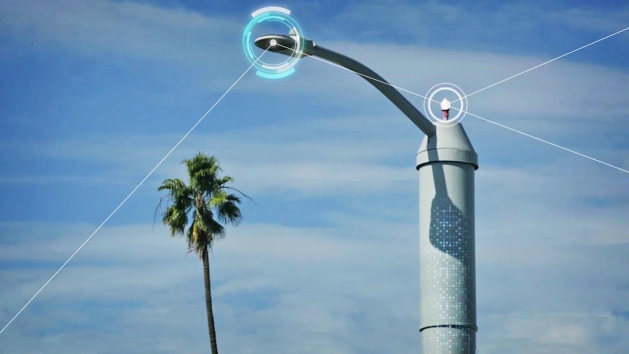 etisk Opgive tryk Coming to a city near you very soon. Smart lamp posts.