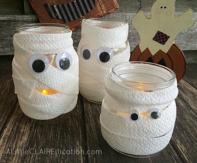 Mummy-Mason-Jar-Luminaries-Cutest-and-Easiest-Halloween-Crafts-Ever