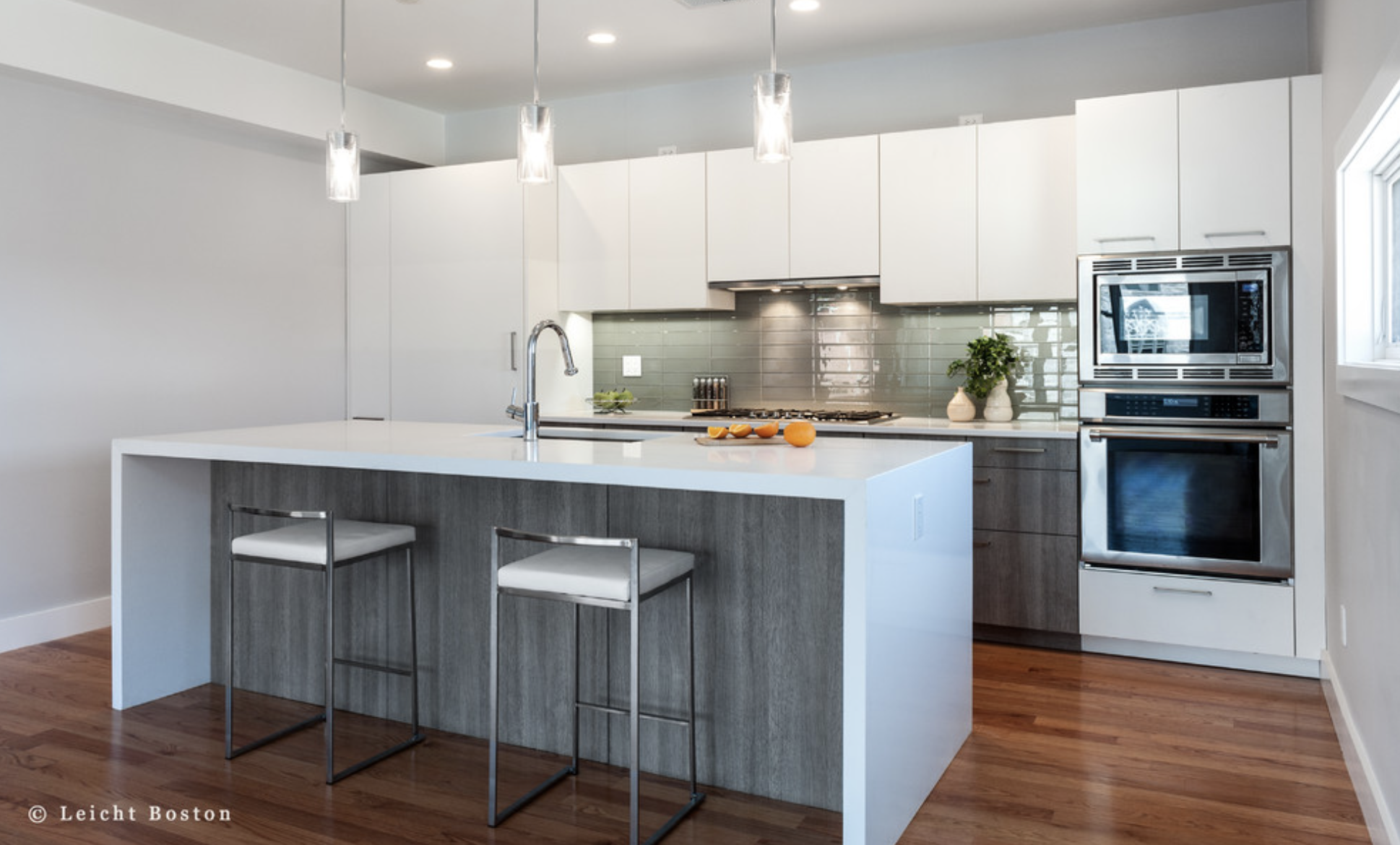 Most Popular Modern Kitchens  on Houzz 