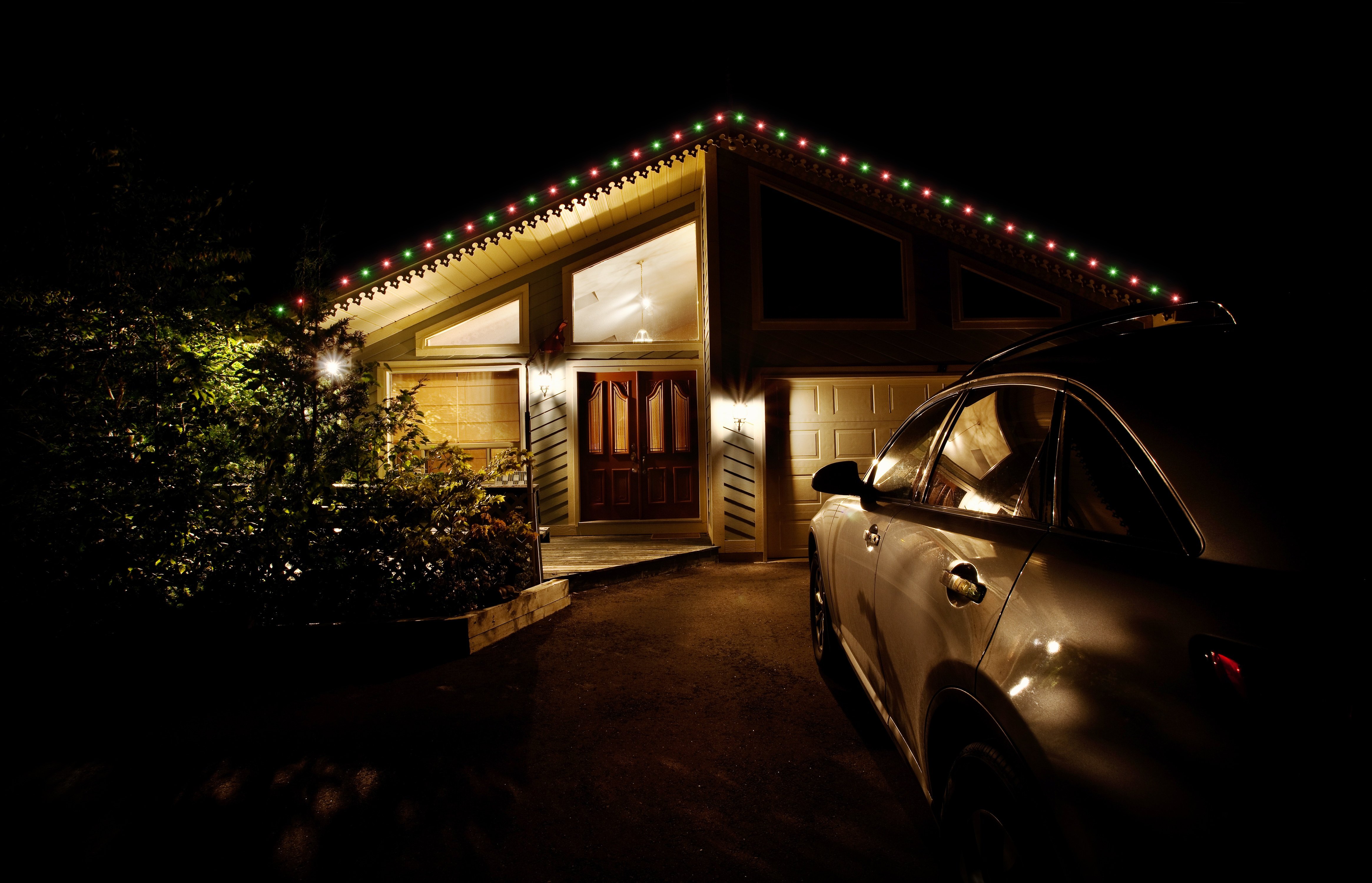 Benefits of Installing Permanent LED Holiday Lights on Your Home