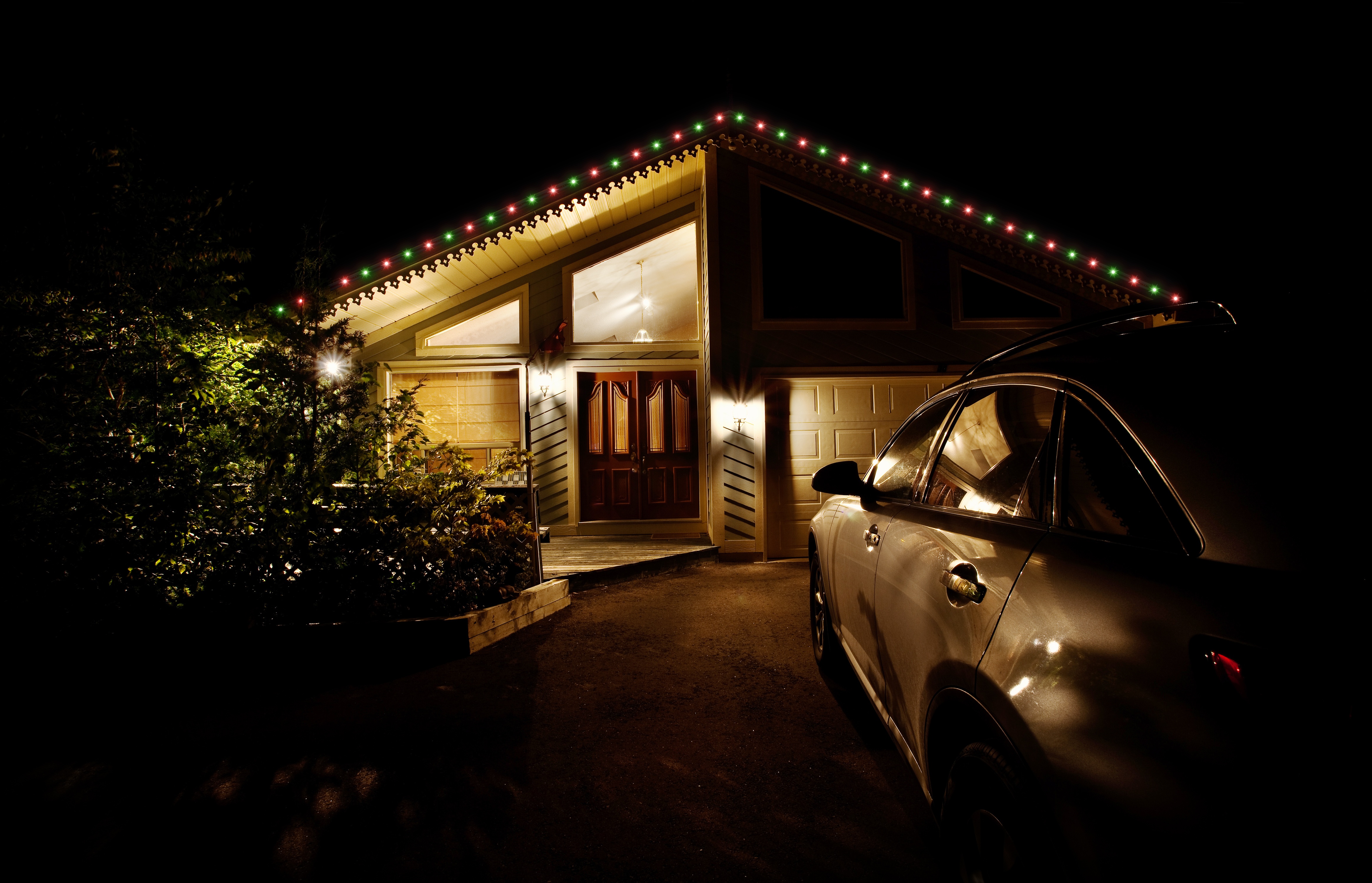 Benefits Of Installing Permanent LED Holiday Lights On Your Home