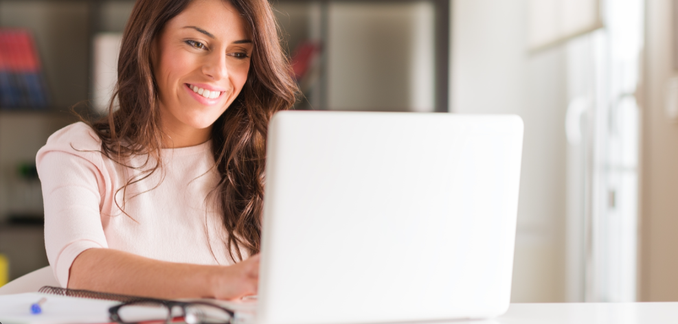 small wide woman laptop