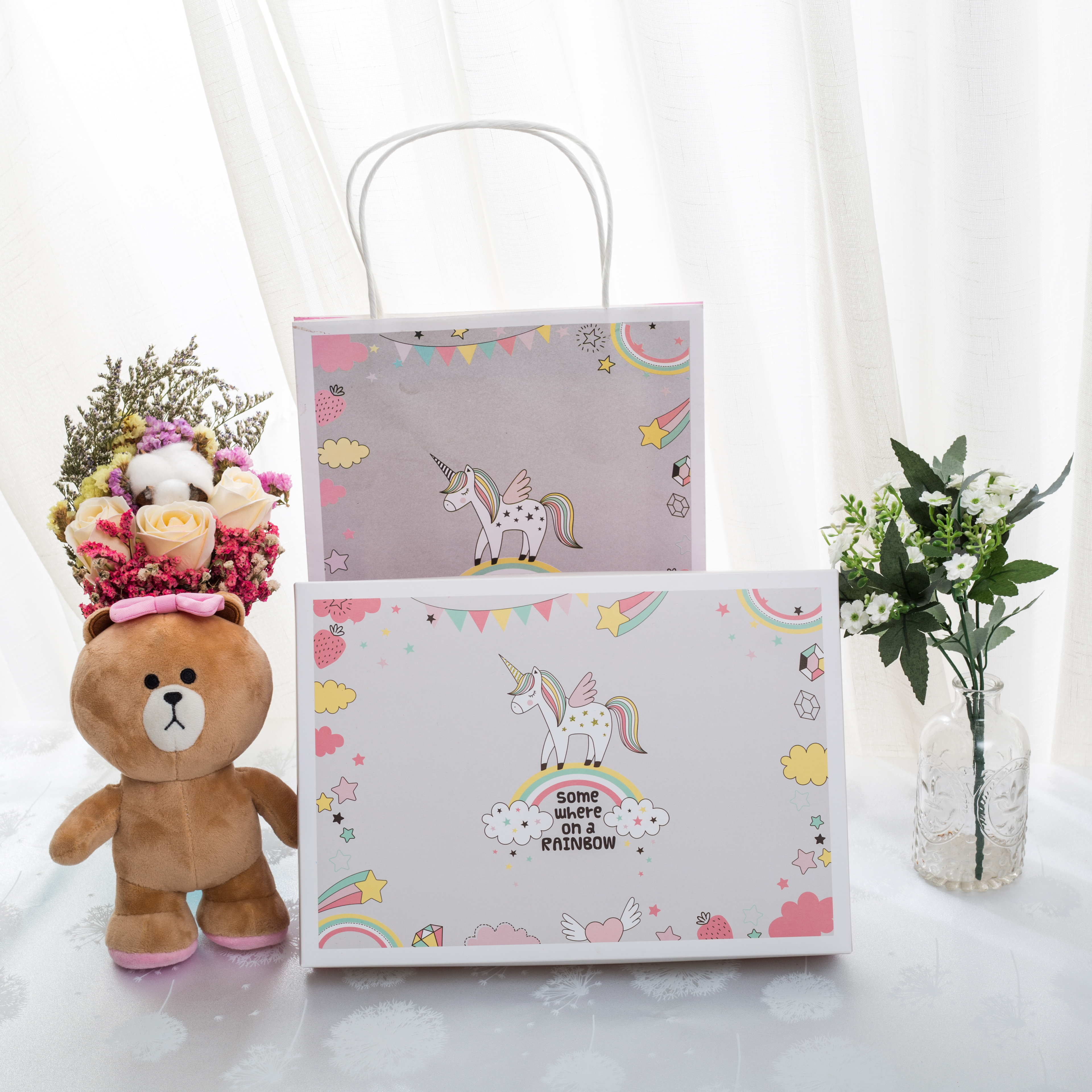 —Pngtree—fashion gift box candy box_1124615