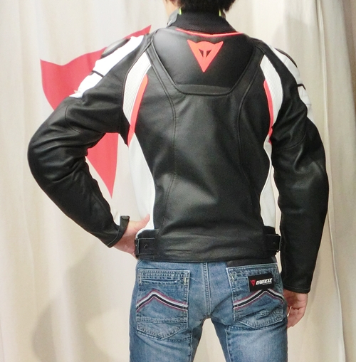 Dainese レザーライディングジャケット 新作カジュアルレザージャケットの魅力！ダイネーゼの2024年春